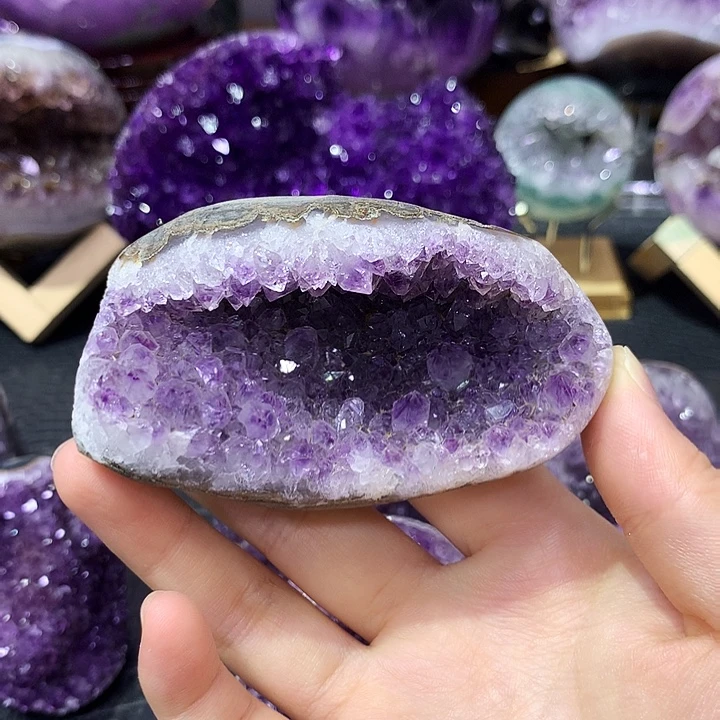 紫晶未镶嵌珠宝半成品
