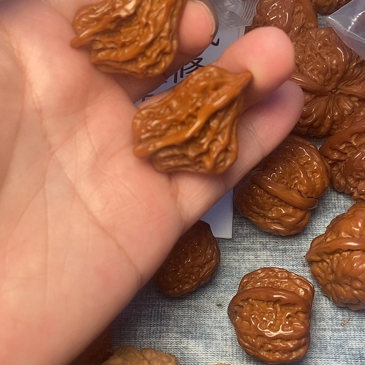文玩核桃吊坠小鸟