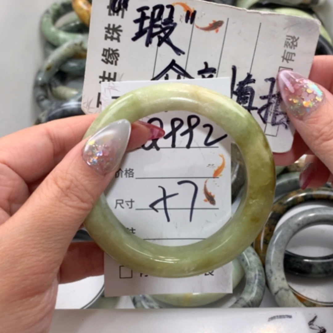 【闪购商品】未镶嵌蛇纹石玉手镯