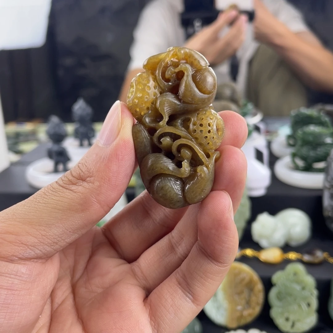 颈饰未镶嵌和田玉
