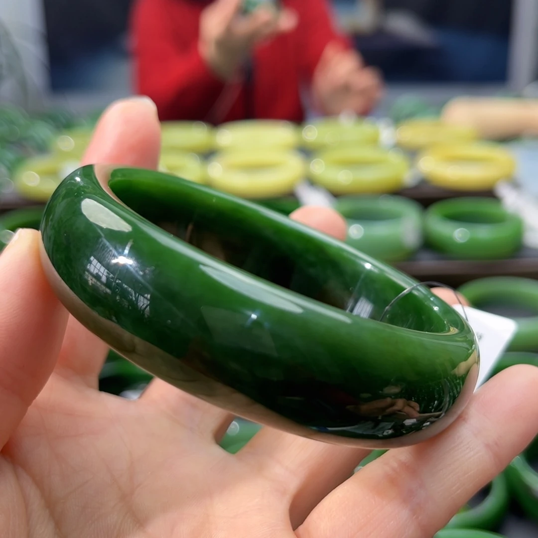 和田玉（碧玉）手镯未镶嵌