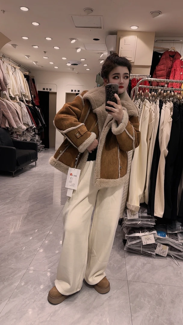 泡泡糖就新款毛毛外套6195