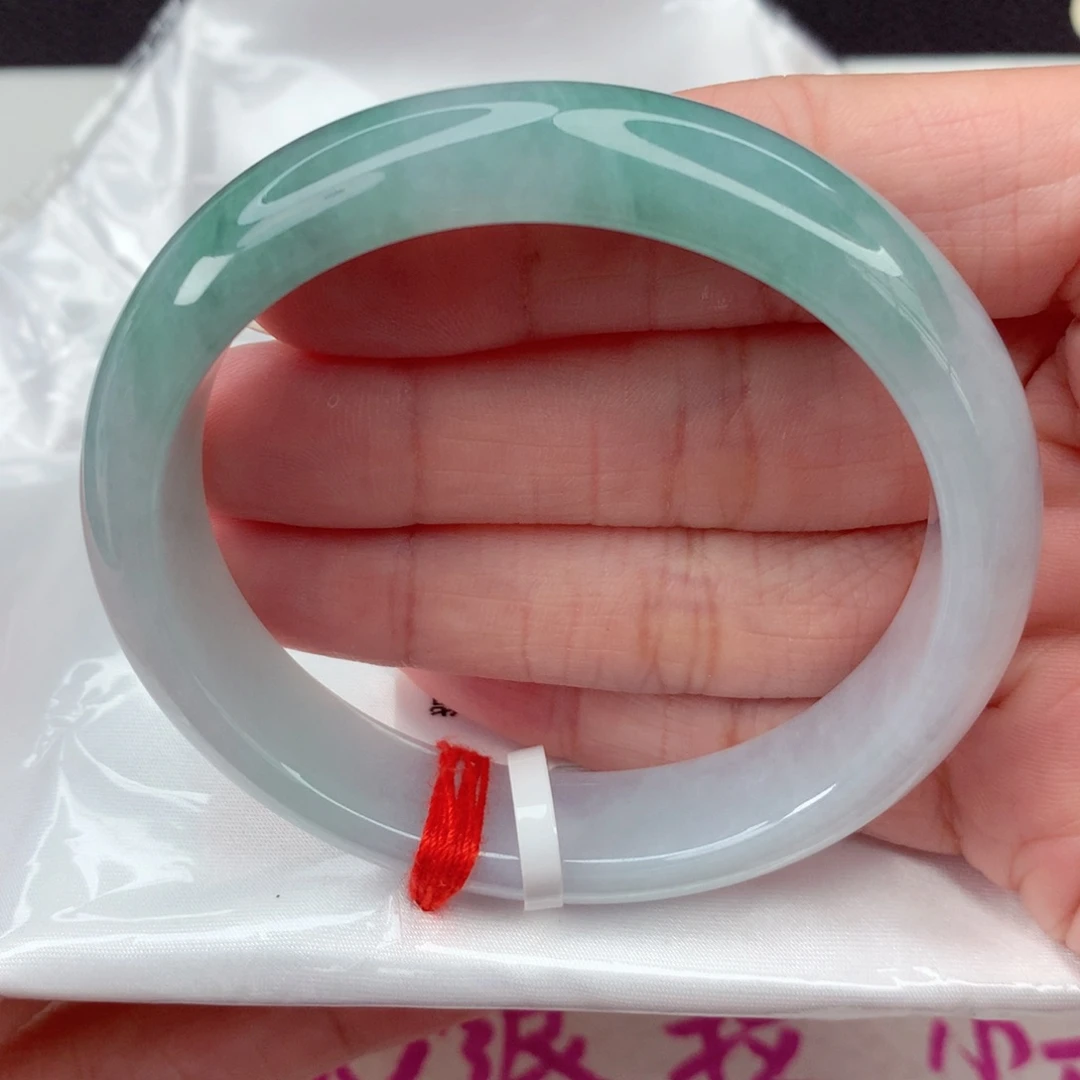 翡翠未镶嵌手镯56.4贵妃 蓝底半山水意境