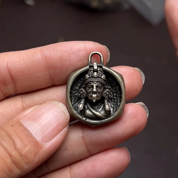 铜星月菩提吊坠项链