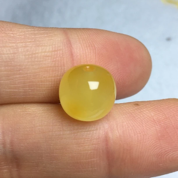 有瑕疵蜜蜡老型珠约12×10.7mm原石手作天然原矿保真无烤色无优化