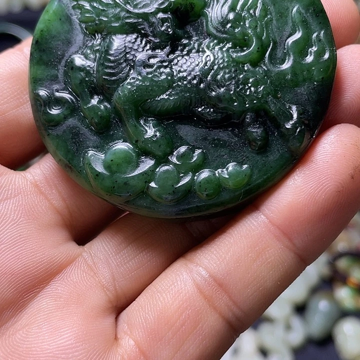 昙***现和田玉（糖玉）未镶嵌颈饰