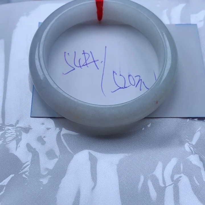 翡翠手镯未镶嵌翡翠手镯