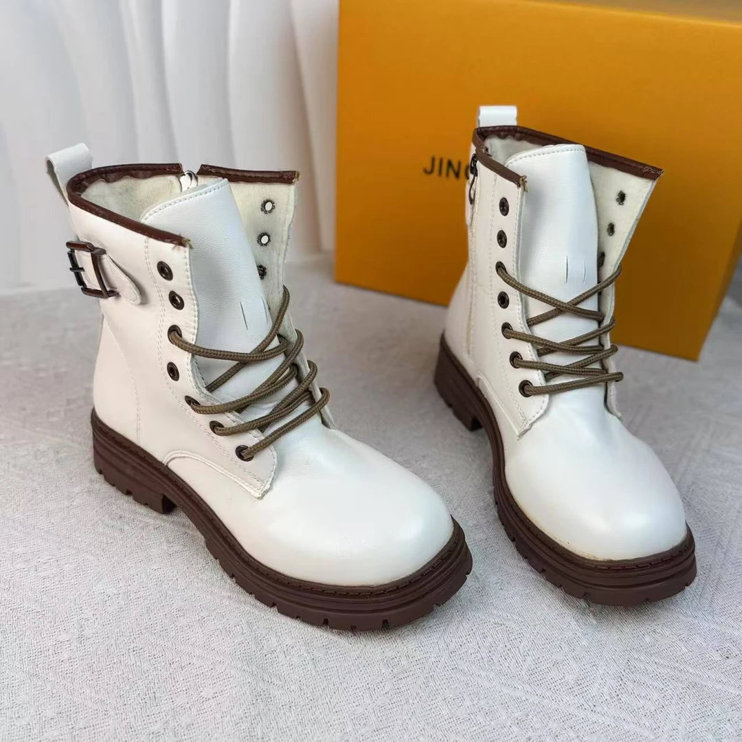 D13(鞋边发黄介意勿拍)断码米白马丁靴加绒保暖英伦风系带靴