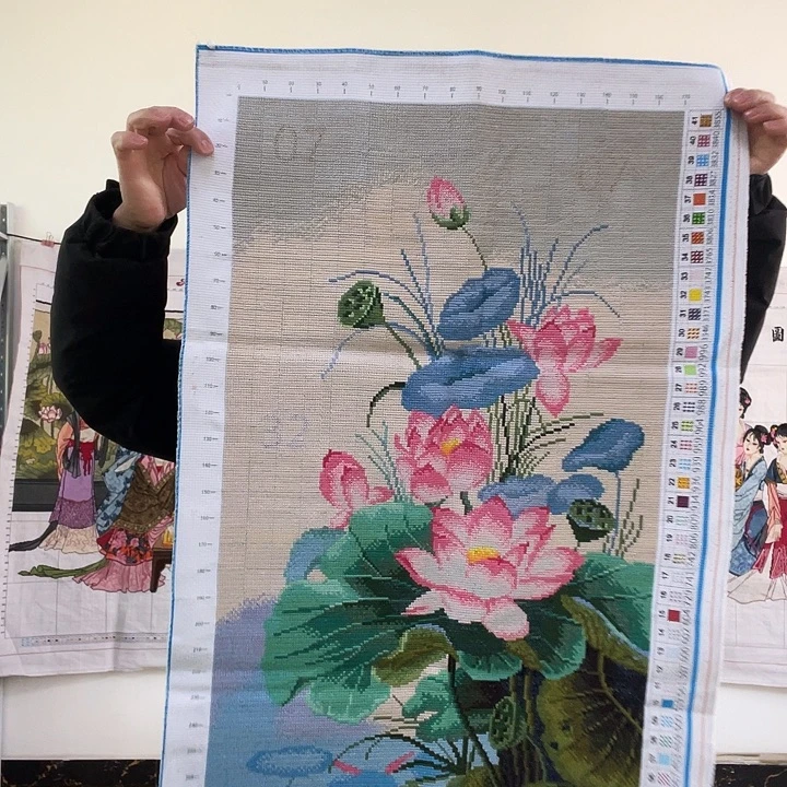棉手工十字绣成品竖版荷花图