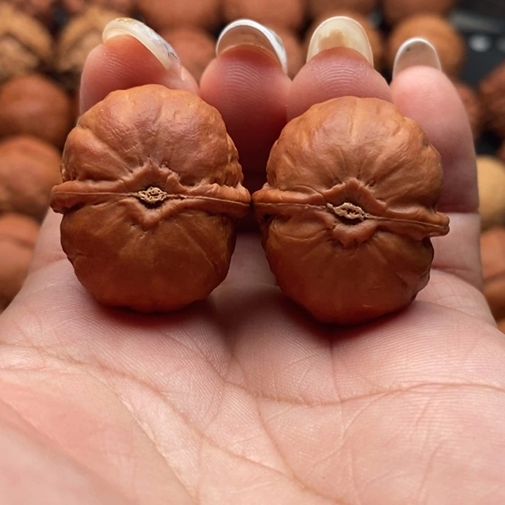 核桃精品文玩核桃手捻玉枕元宝