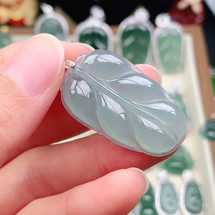 颈饰未镶嵌翡翠吊坠