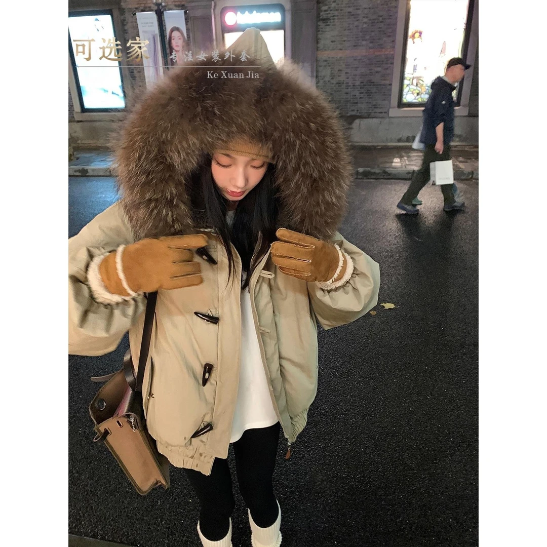 今年流行棉服女冬季2025年新款牛角扣可拆卸毛领防寒服派克服外套