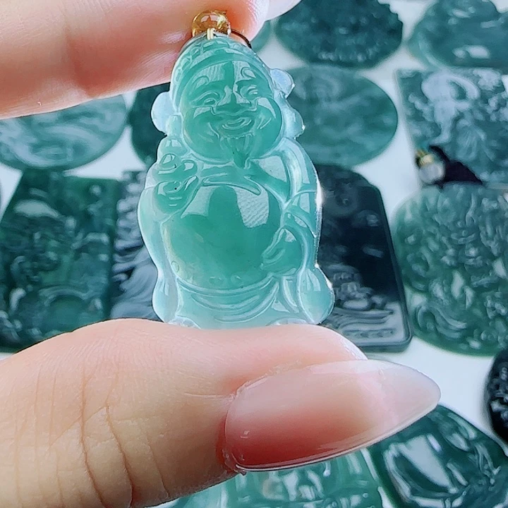 翡翠未镶嵌颈饰多样性发货天然的A货翡翠