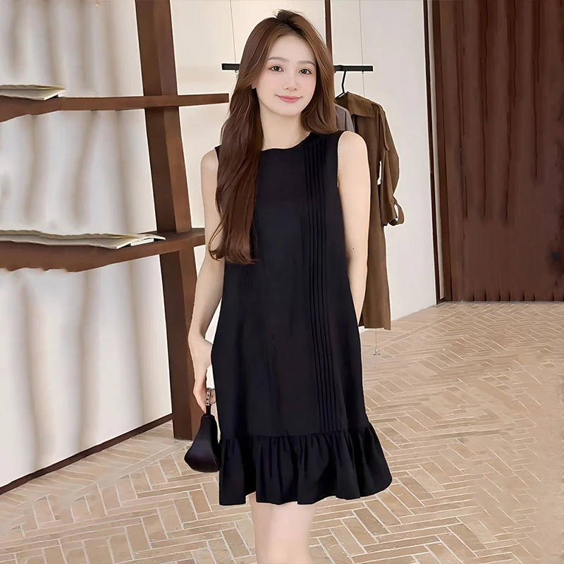 法式赫本风圆领无袖连衣裙女2025夏季新款设计宽松显瘦A字小黑裙