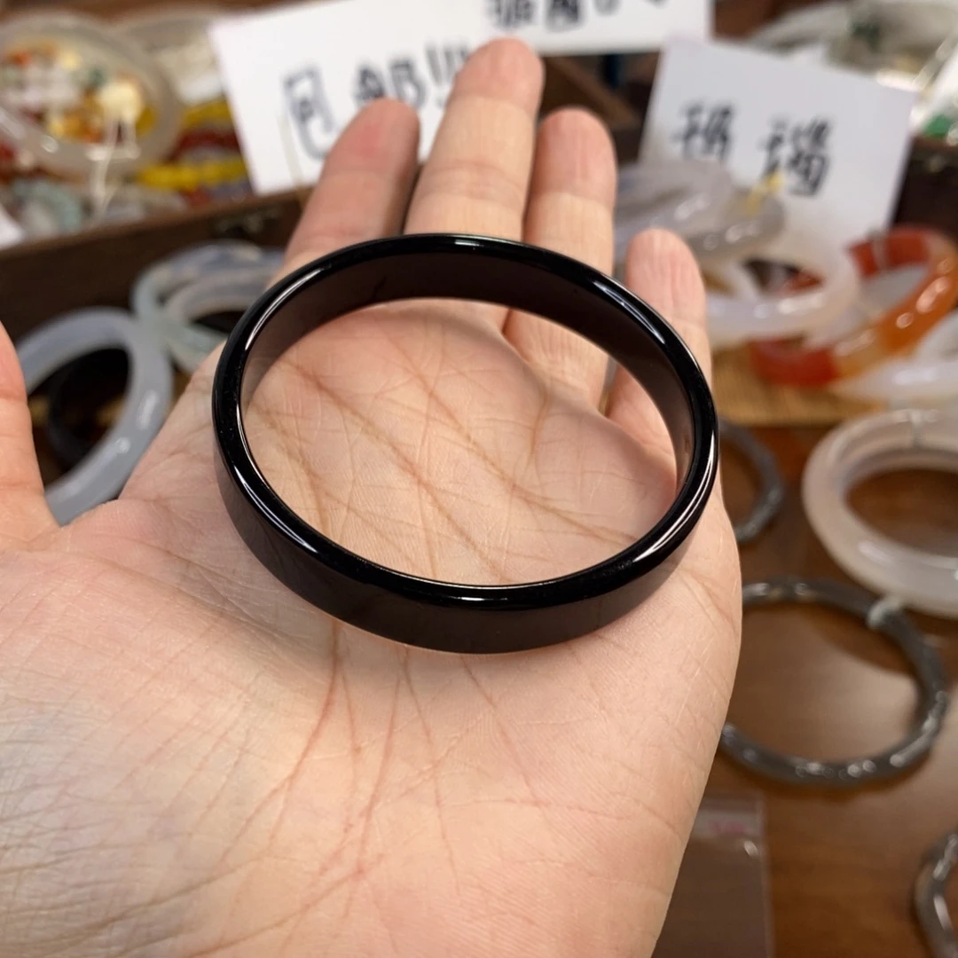 玛瑙/玉髓未镶嵌手镯C12。51圈。瑕