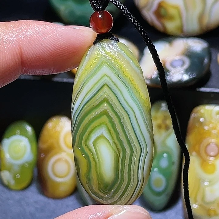 玛瑙/玉髓未镶嵌珠宝奇石