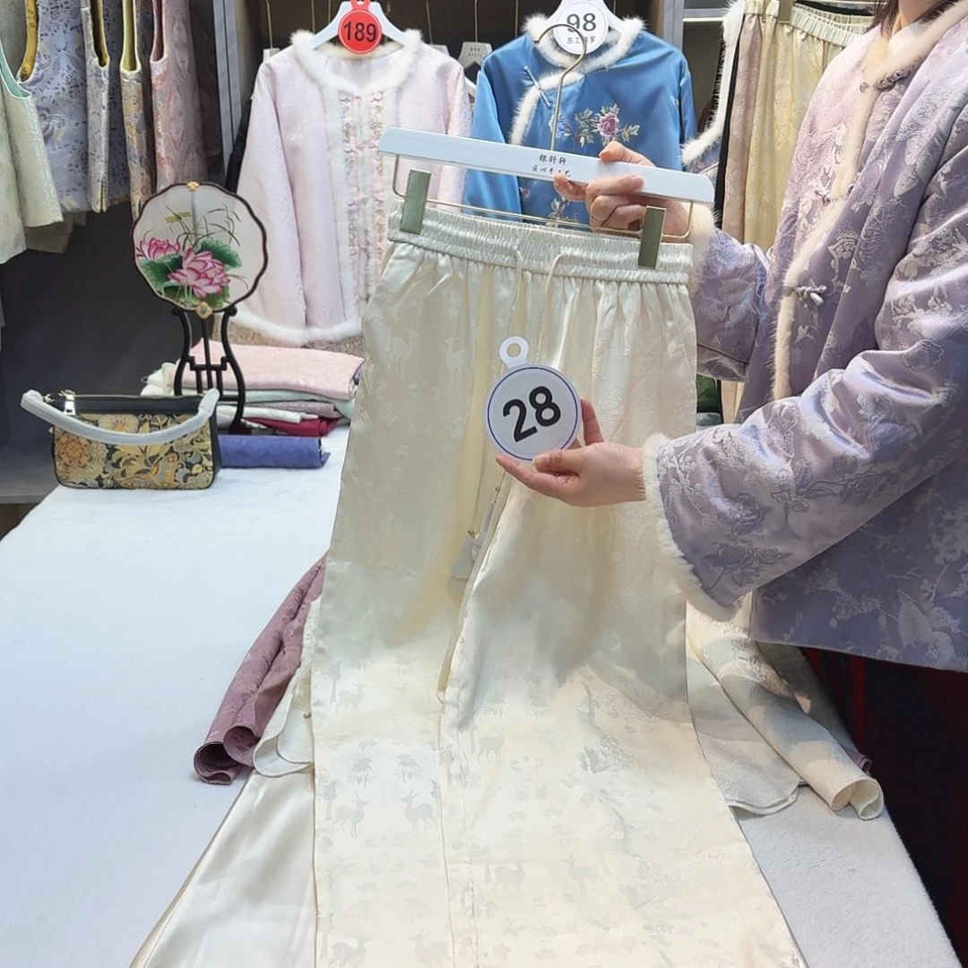 凌***雪非遗传承人的精神风貌