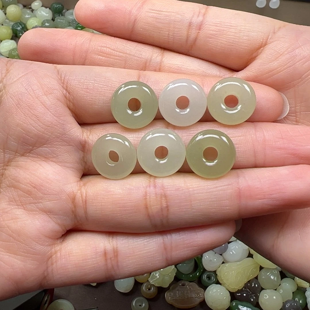 和田玉未镶嵌颈饰68一个多样性发其一