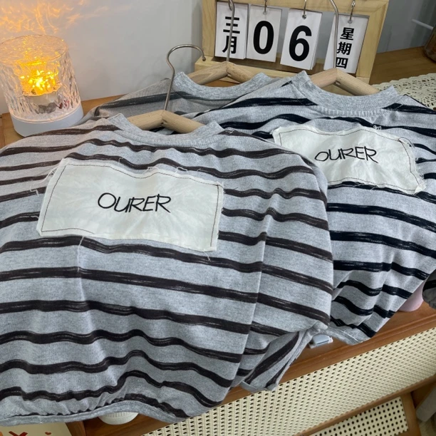 【哈哈家童装】中小童条纹毛边上衣