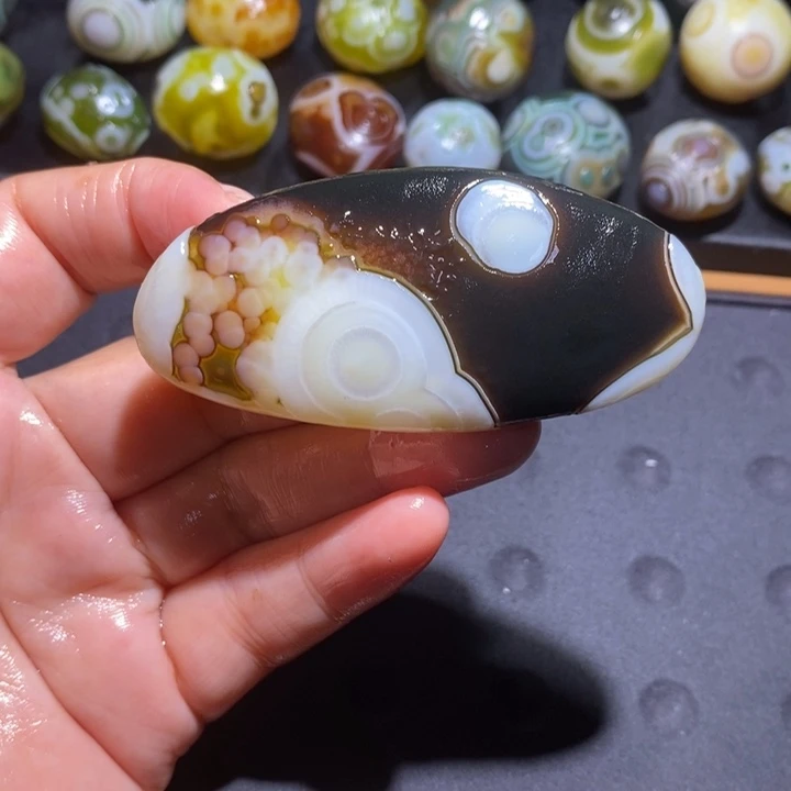未镶嵌玛瑙/玉髓珠宝半成品47