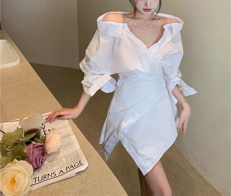 大码女装法式露肩白色衬衫连衣裙小众设计高级感收腰显瘦辣妹短裙