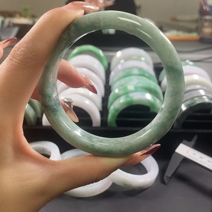 定制翡翠未镶嵌手镯888888899