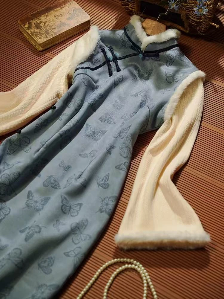 1668 蓝色 拼接 蝴蝶 加绒 旗袍