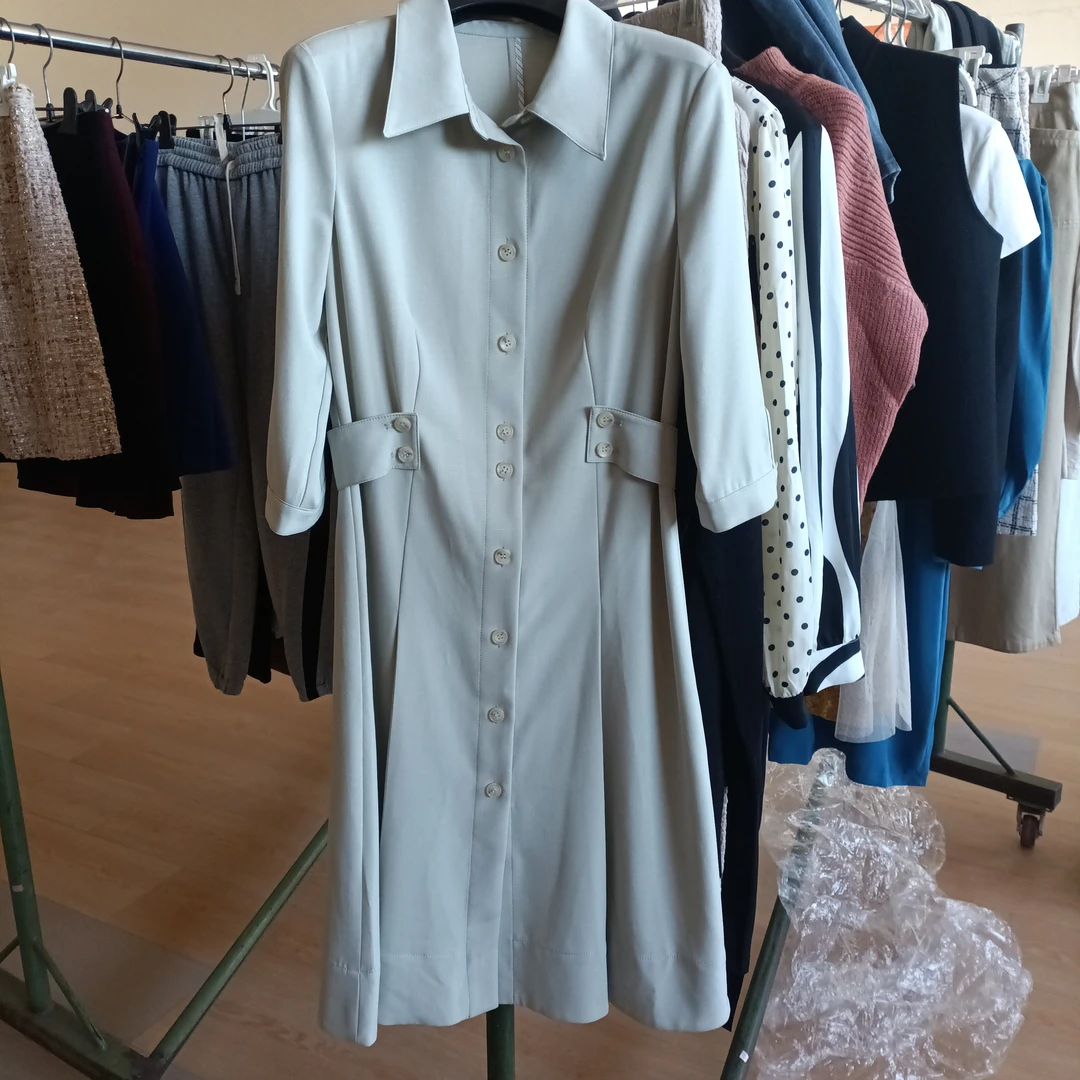 时尚女士前开扣修身版夏季连衣裙