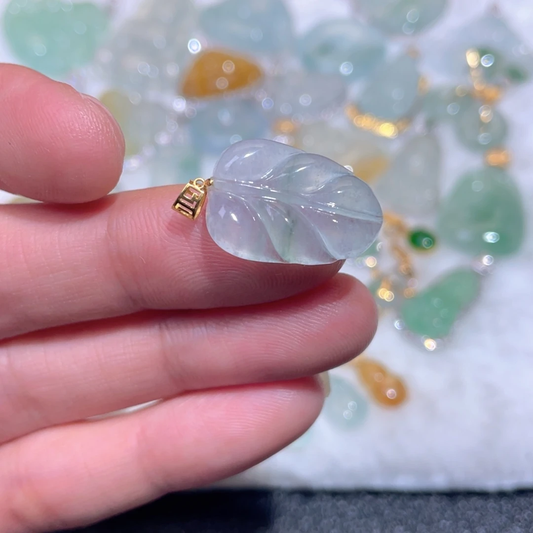 翡翠18K金镶嵌颈饰翡翠