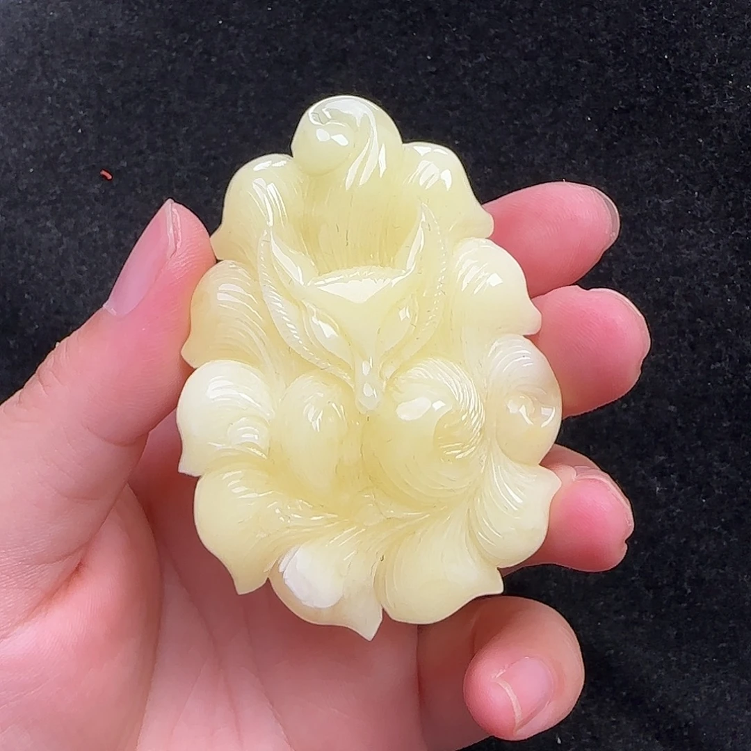 蜜蜡未镶嵌珠宝奇石