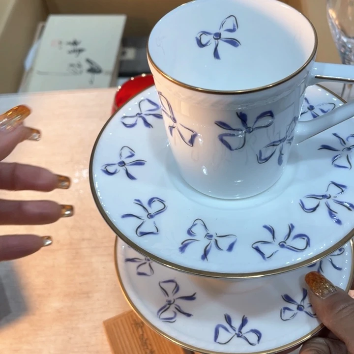 N**i新亿阁祝愿大家元宵节平平安安