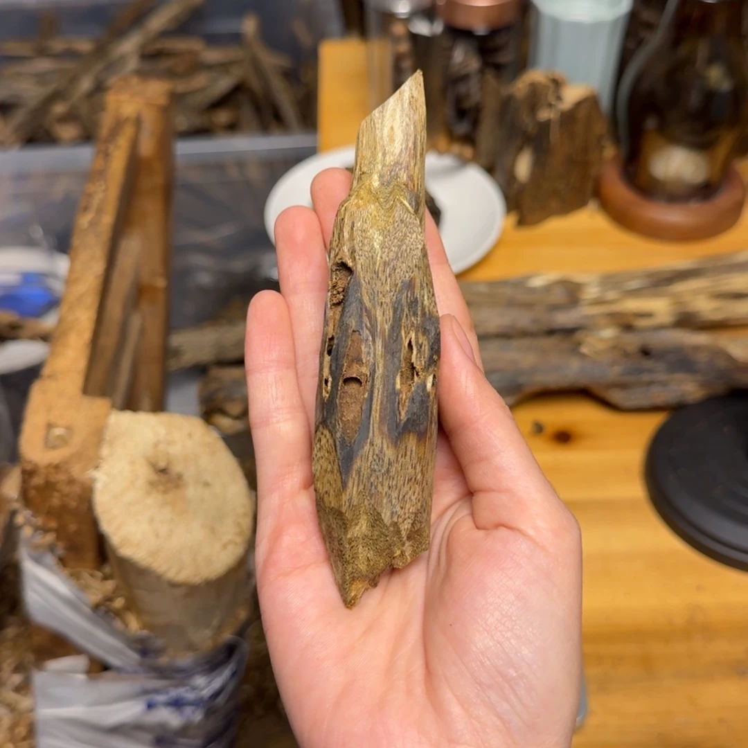 沉香碎屑沉香白棋块料30克