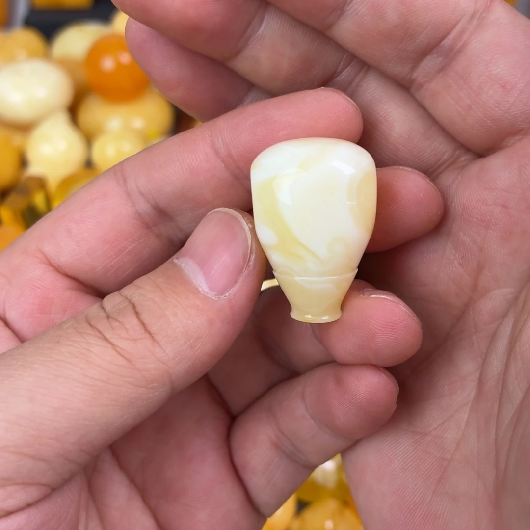 蜜蜡未镶嵌吊坠(不含链)