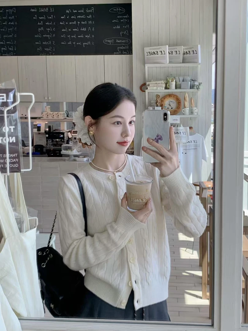 秋季新款韩系慵懒风显瘦针织麻花开衫上衣休闲百搭短裙出游服装女