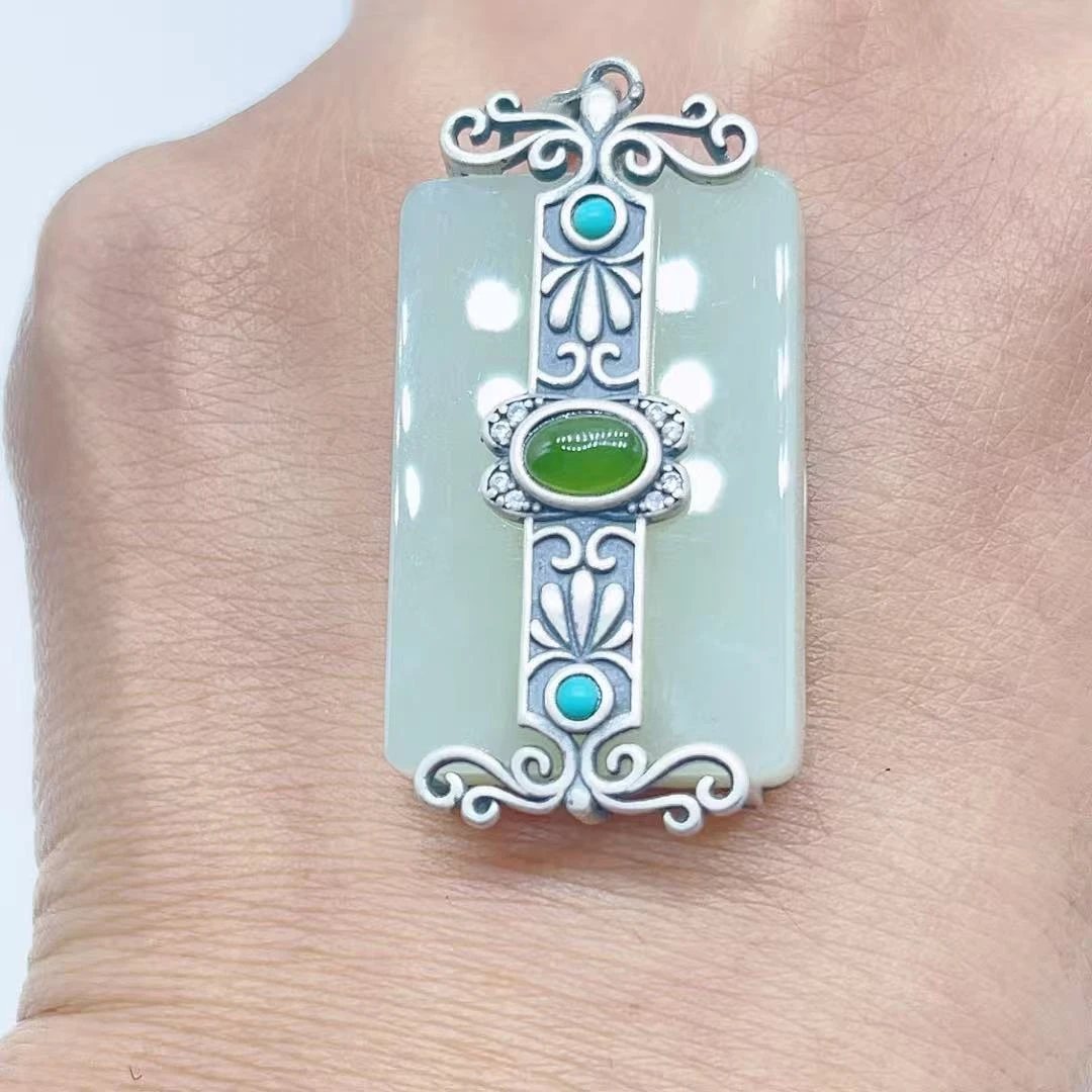 【玉美人】银镶和田玉平安无事牌吊坠约卡30（多样性发货拍一发一）