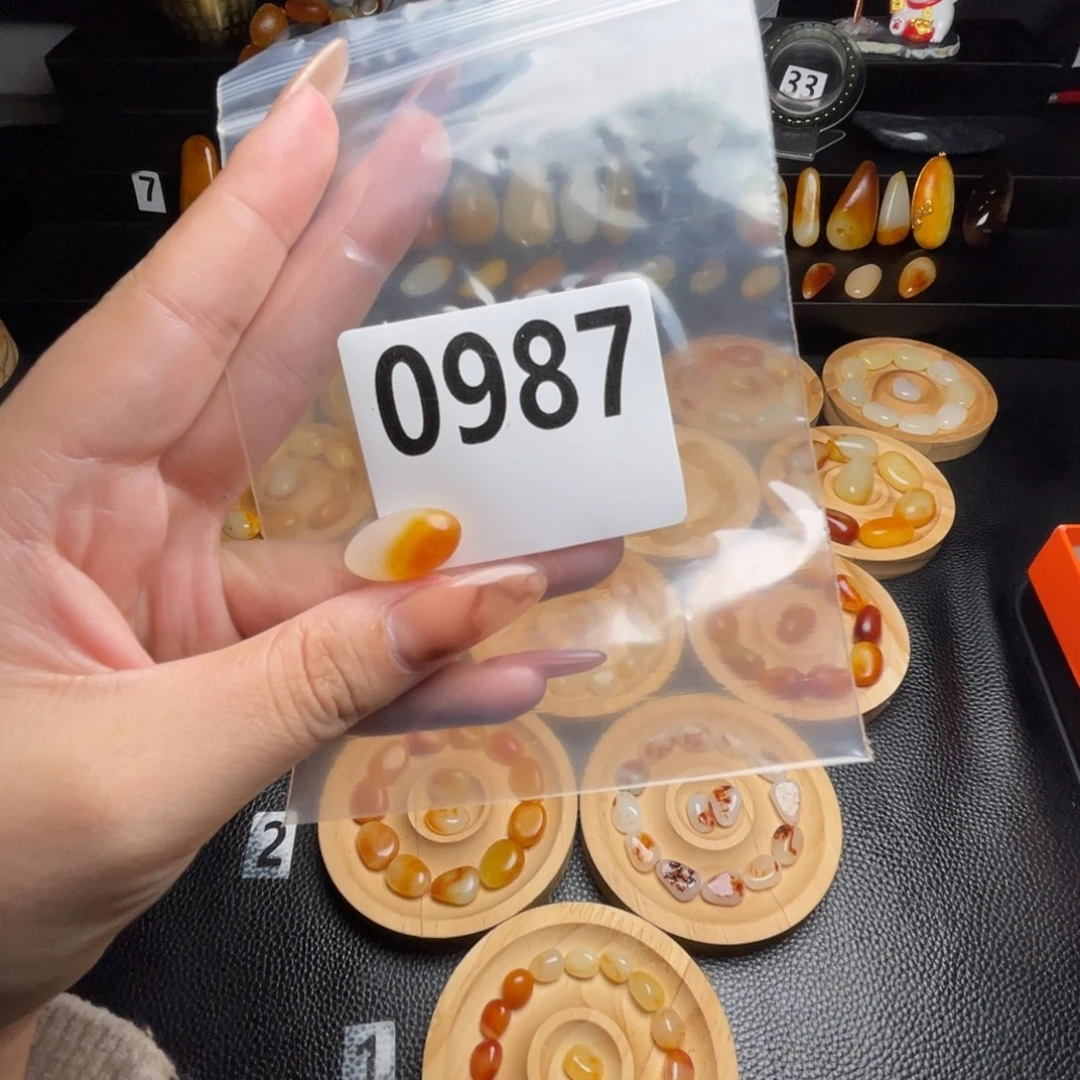 知***头和田玉未镶嵌手串