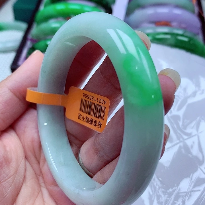 翡翠未镶嵌手镯翡翠
