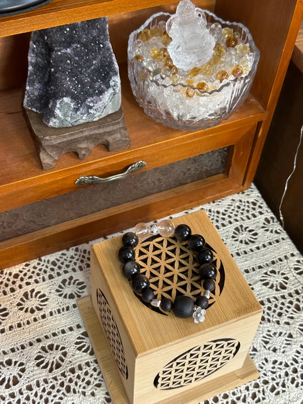 W8003-【空谷】进口缅甸降真香银曜手串