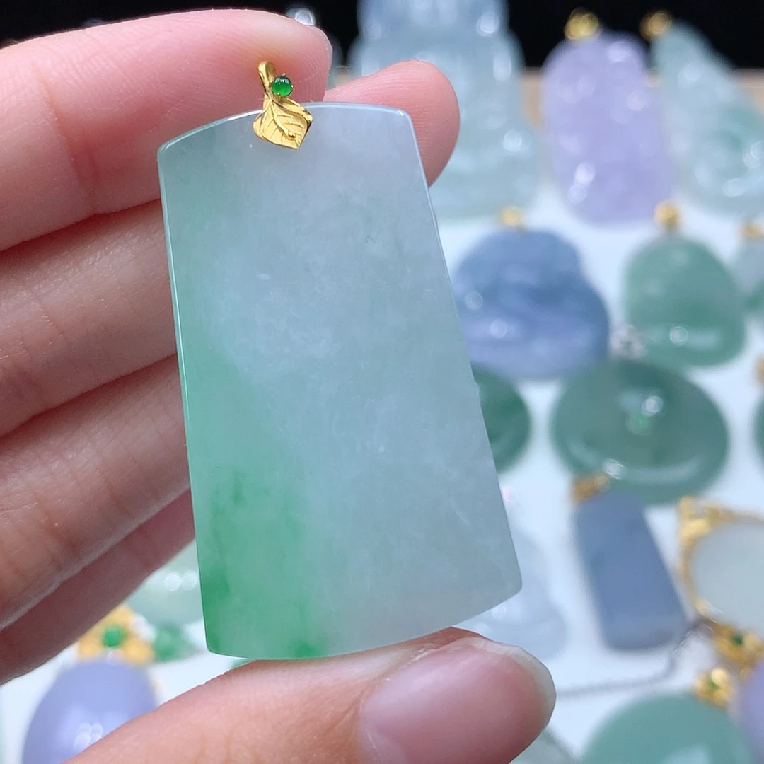 颈饰18K金镶嵌翡翠翡翠