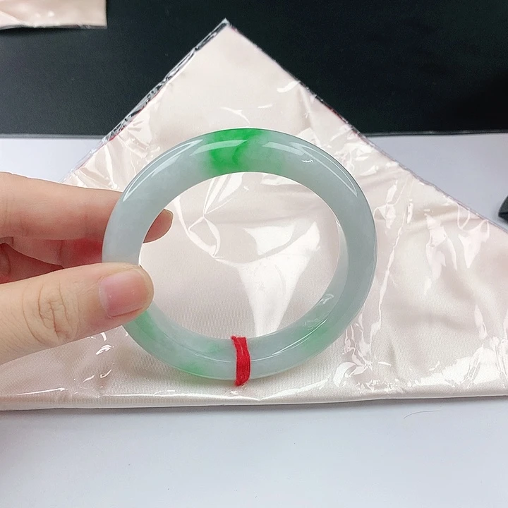 翡翠手镯未镶嵌翡翠832