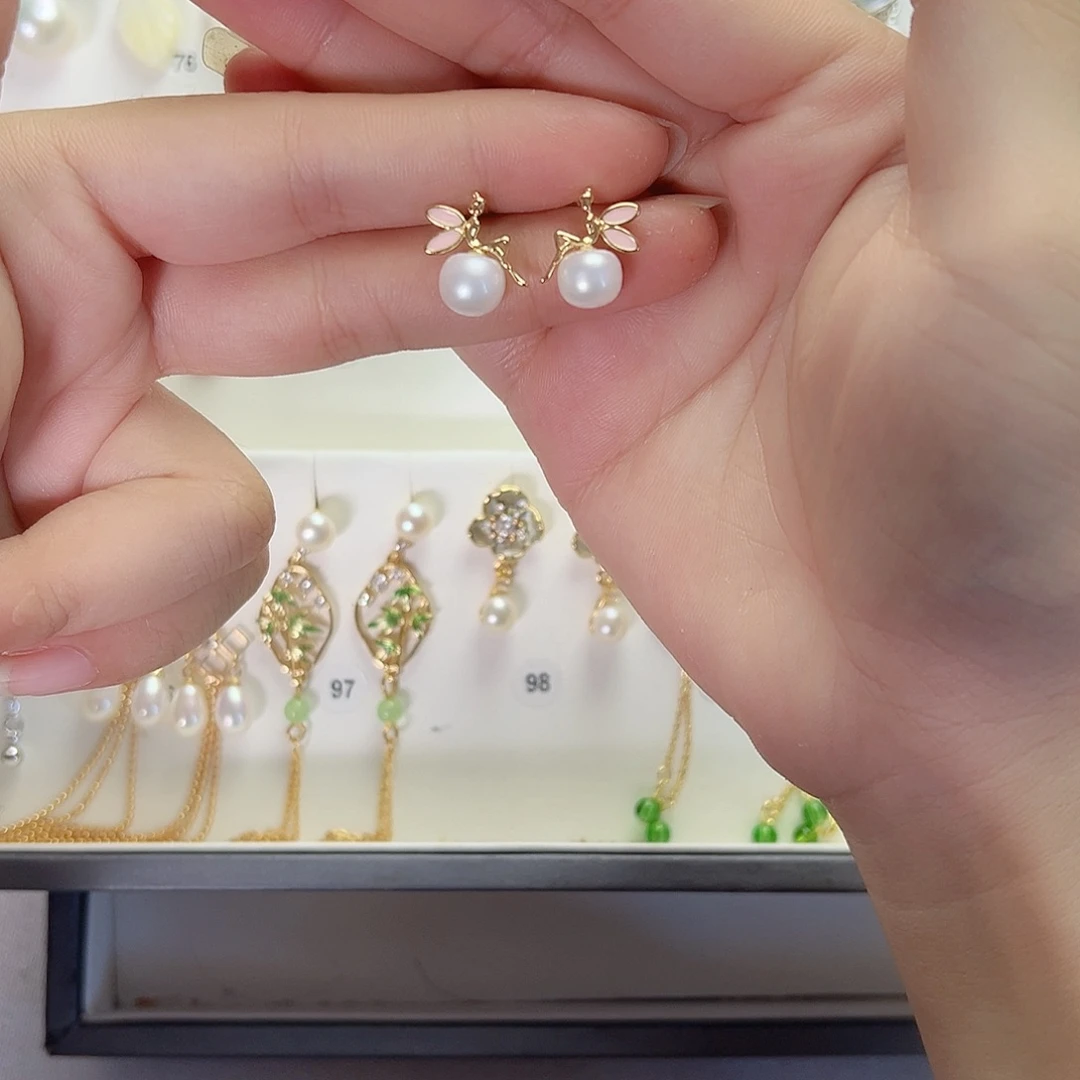 ****静银S925镶嵌淡水珍珠耳饰