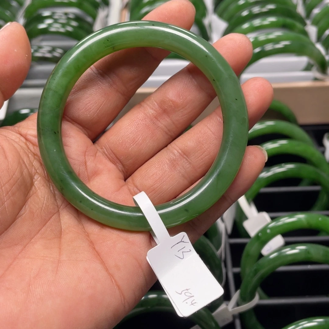 和田玉（碧玉）未镶嵌手镯瑕疵款特漏