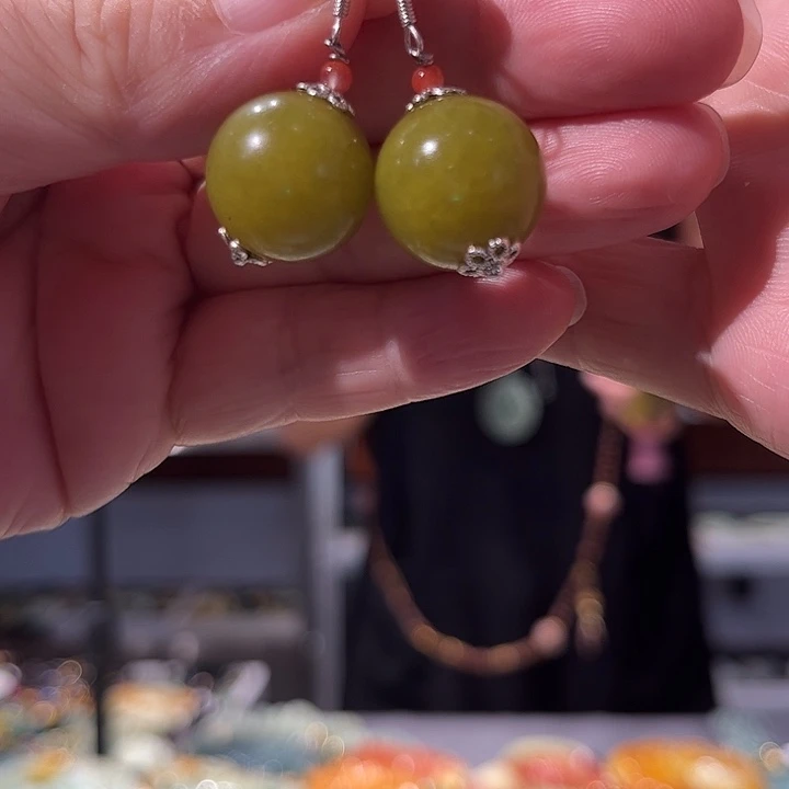 岫玉未镶嵌毛衣链