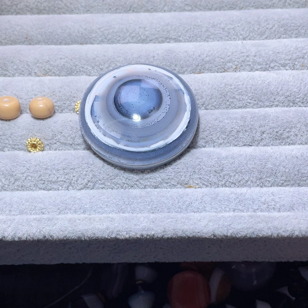 无***猪未镶嵌玛瑙/玉髓珠宝半成品