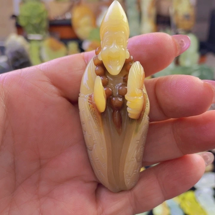 蛇纹石玉手把件未镶嵌