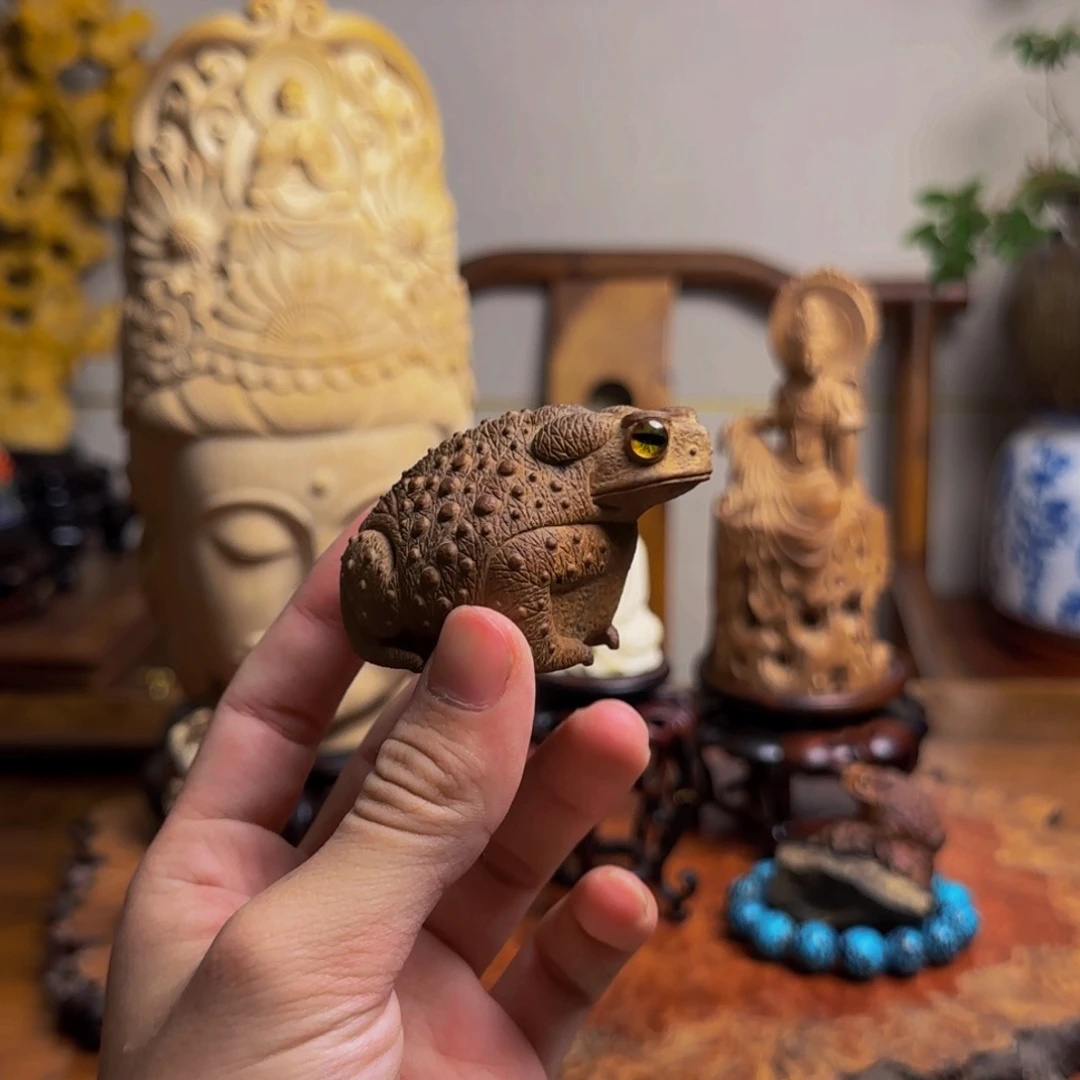 檀香木尚秋雕刻写实蟾