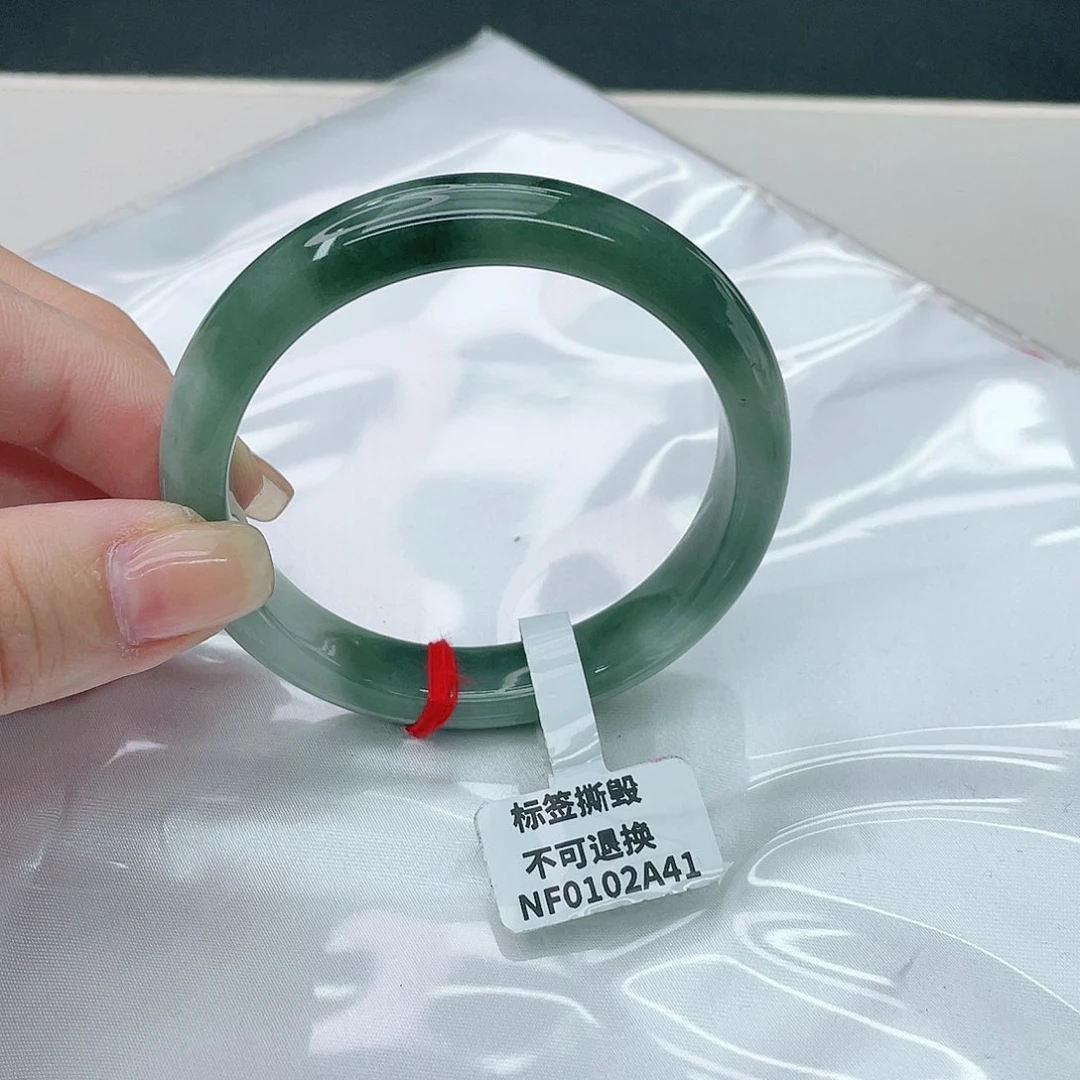 翡翠手镯未镶嵌正54