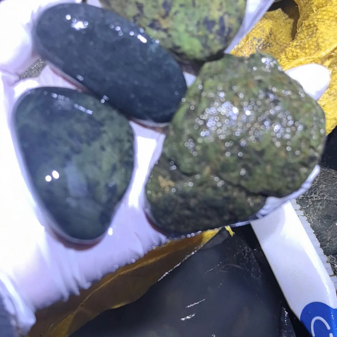 远***方藏玉药王四个原石一个