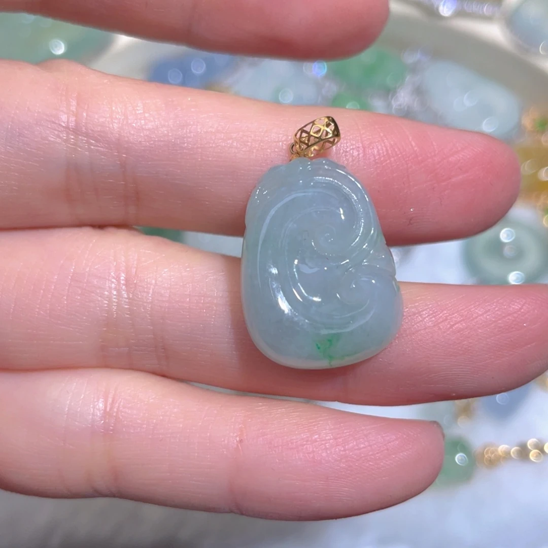 翡翠颈饰18K金镶嵌翡翠