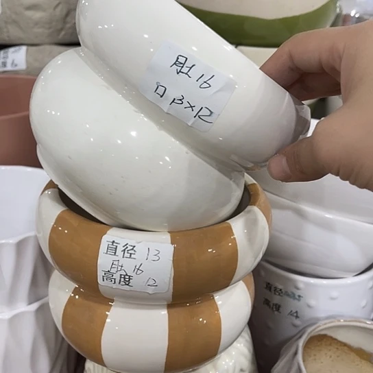 多肉绿植陶瓷花盆9.9包邮，有孔